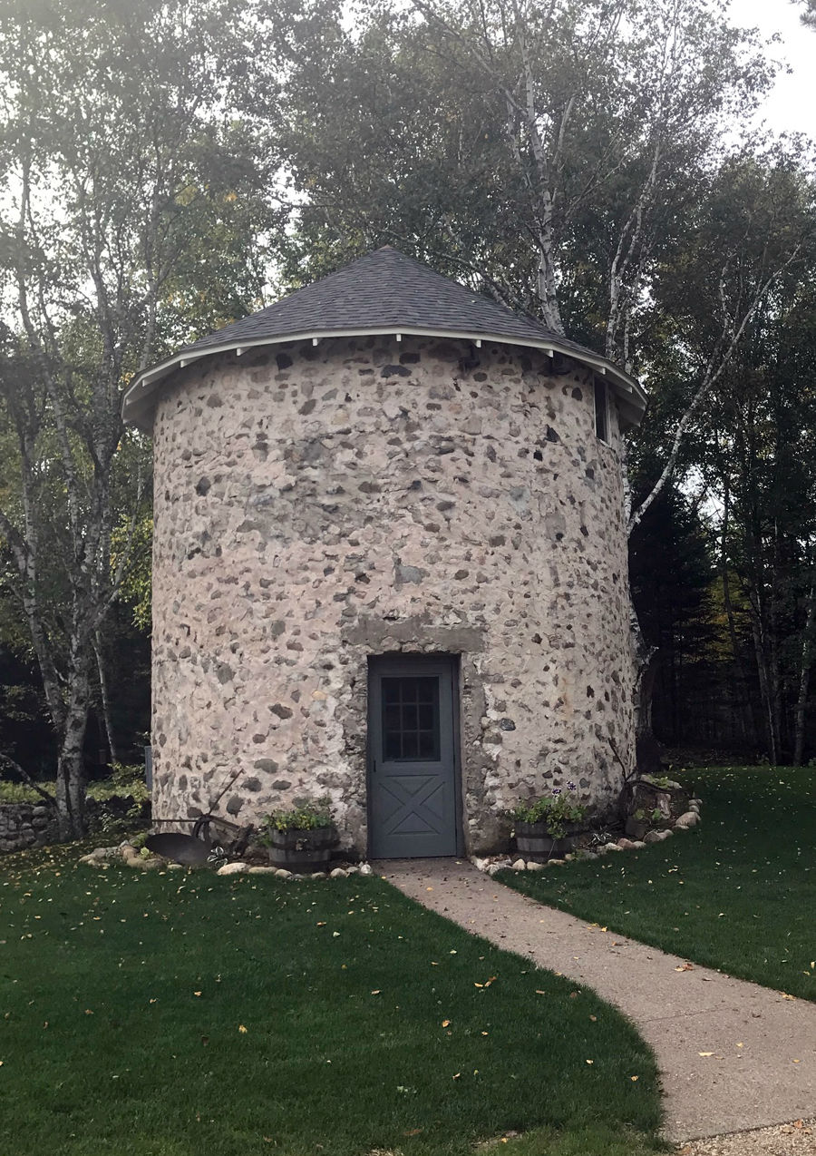 Trout Lake silo.jpg